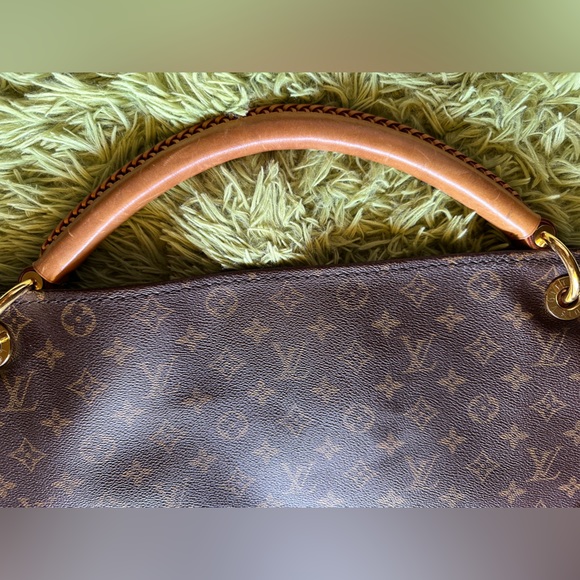 Louis Vuitton Monogram Artsy MM - Picture 10 of 17